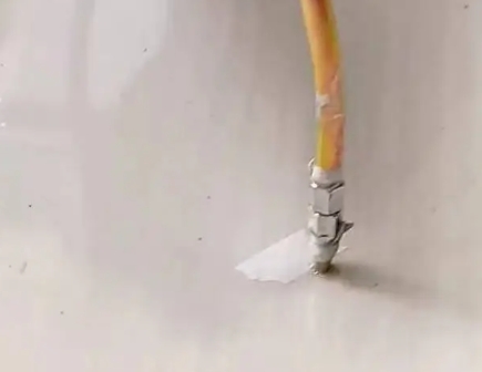 崖州瓷砖空鼓维修公司专业解答在瓷砖铺贴过程中，如果使用的砂料过粗（如全部使用了粗砂），可能会导致以下问题